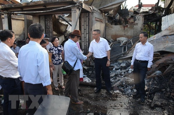 Les victimes vietnamiennes de l’incendie à Phnom Penh reçoivent un soutien ảnh 1 Les victimes vietnamiennes de l’incendie à Phnom Penh reçoivent un soutien ảnh 1