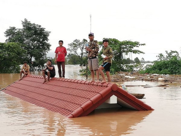 Effondrement de barrage : CMVietnam prête à conjuguer ses efforts avec le Laos ảnh 1 Effondrement de barrage : CMVietnam prête à conjuguer ses efforts avec le Laos ảnh 1