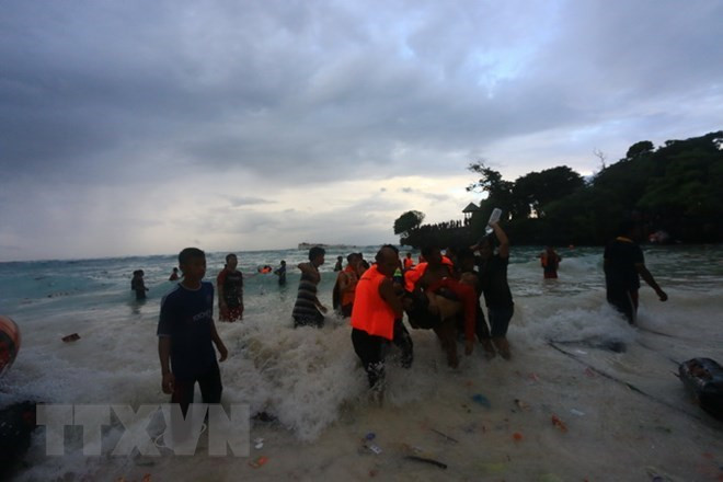 Au moins six morts dans le naufrage d’un bateau en Indonésie ảnh 1 Au moins six morts dans le naufrage d’un bateau en Indonésie ảnh 1