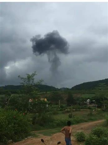 Crash d’un avion militaire dans le Centre ảnh 1 Crash d’un avion militaire dans le Centre ảnh 1