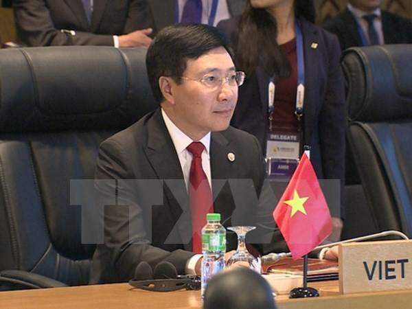 Le vice-PM Pham Binh Minh rencontre ses homologues philippin, malaisien et indonésien ảnh 1 Le vice-PM Pham Binh Minh rencontre ses homologues philippin, malaisien et indonésien ảnh 1