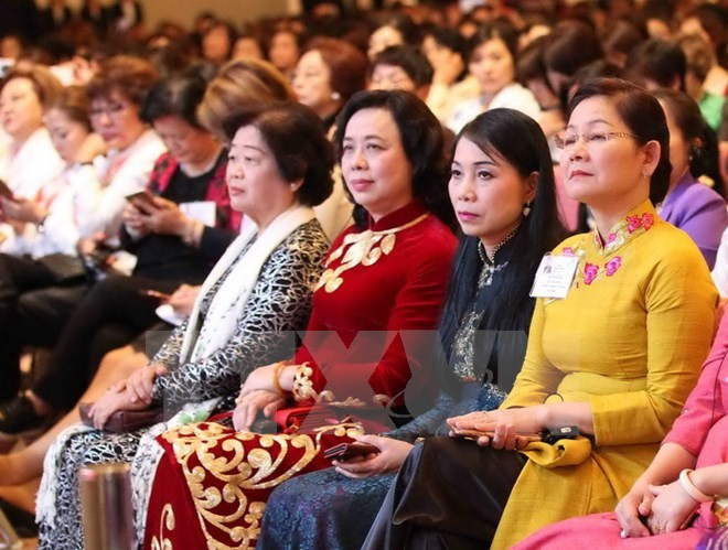 Les Vietnamiennes jouent un rôle important dans le développement national ảnh 1 Les Vietnamiennes jouent un rôle important dans le développement national ảnh 1