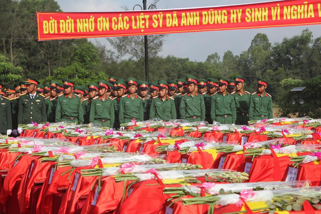 Nghe An : inhumation des restes de soldats tombés au Laos ảnh 1 Nghe An : inhumation des restes de soldats tombés au Laos ảnh 1