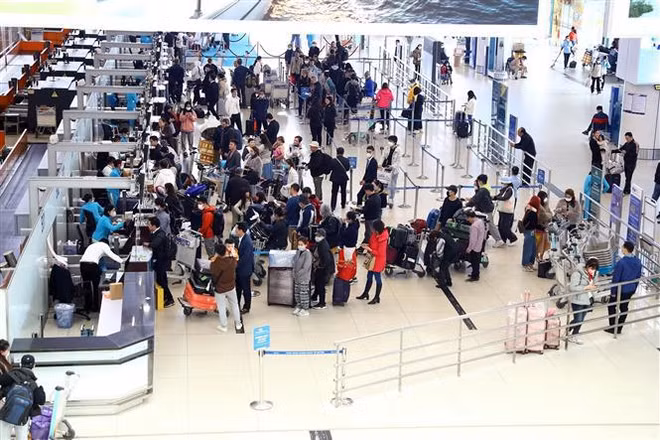Têt : l'aéroport international de Nôi Bai dessert plus de 5.600 vols avec 900.000 passagers ảnh 1