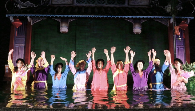 Des spectacles de marionnettes sur l’eau à Hôi An ảnh 1