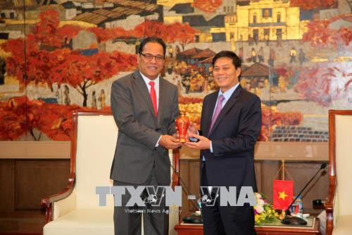 Le président du Congrès des Etats fédérés de Micronésie visite Hai Phong ảnh 1 Le président du Congrès des Etats fédérés de Micronésie visite Hai Phong ảnh 1
