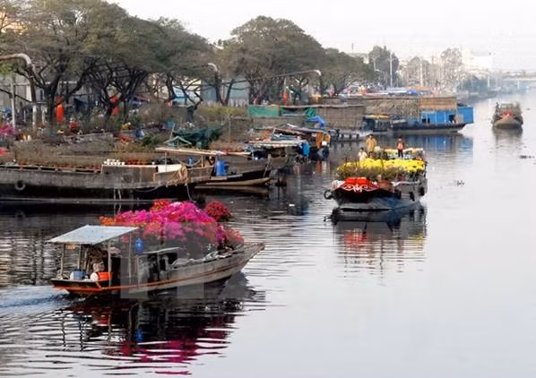 Ho Chi Minh-Ville : ouverture de 131 marchés aux fleurs ảnh 1