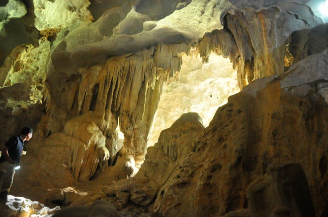 23 nouvelles grottes de la baie d'Ha Long cherchent un nom ảnh 1 23 nouvelles grottes de la baie d'Ha Long cherchent un nom ảnh 1