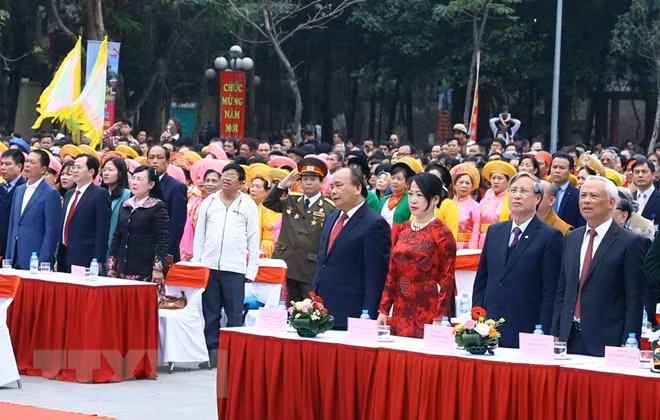 Célébration des 229 ans de la victoire de Ngoc Hôi-Dông Da ảnh 1