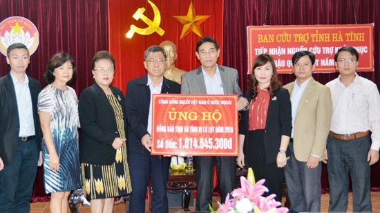 Soutien des Viêt kiêu aux victimes de sinistres à Ha Tinh ảnh 1 Soutien des Viêt kiêu aux victimes de sinistres à Ha Tinh ảnh 1