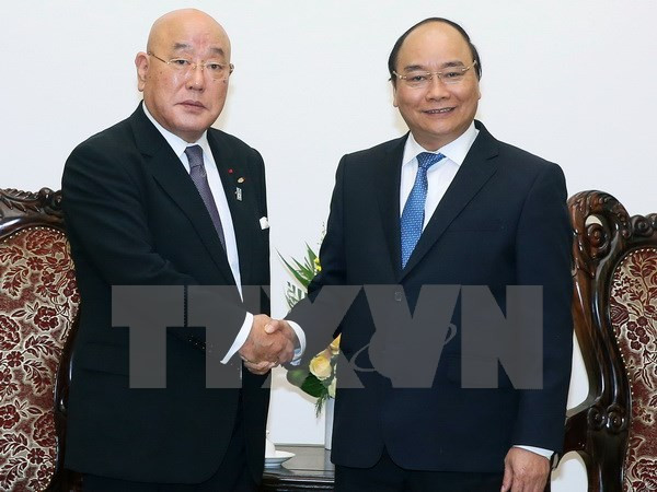 Nguyen Xuan Phuc reçoit le conseiller spécial du gouvernement japonais ảnh 1 Nguyen Xuan Phuc reçoit le conseiller spécial du gouvernement japonais ảnh 1