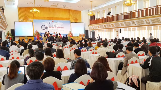 Trois cents scientifiques à la conférence GIS 2016 à Hue ảnh 1 Trois cents scientifiques à la conférence GIS 2016 à Hue ảnh 1