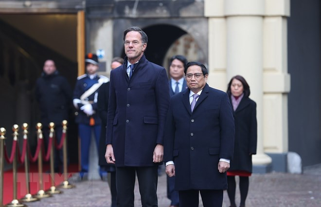 Cérémonie d’accueil officielle du Premier ministre Pham Minh Chinh aux Pays-Bas ảnh 2 Cérémonie d’accueil officielle du Premier ministre Pham Minh Chinh aux Pays-Bas ảnh 2