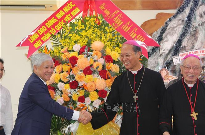 Le président du Front de la Patrie présente ses voeux au diocèse de Xuân Lôc ảnh 1 Le président du Front de la Patrie présente ses voeux au diocèse de Xuân Lôc ảnh 1