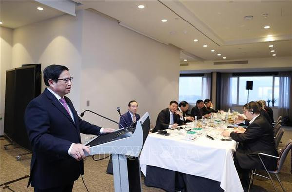 Le Premier ministre Pham Minh Chinh travaille avec des entreprises belges ảnh 2