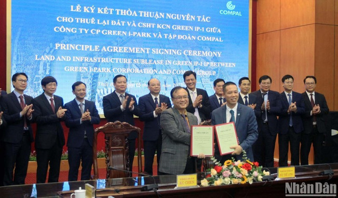 Compal Electronics signe un accord d'investissement dans la province de Thai Binh ảnh 1