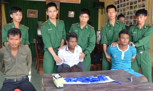Trois Laotiens arrêtés pour trafic de drogue à Quang Tri ảnh 1 Trois Laotiens arrêtés pour trafic de drogue à Quang Tri ảnh 1