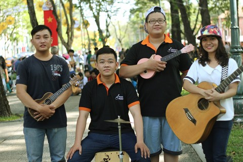 Les chanteurs de rue vont encore donner de la voix ảnh 1