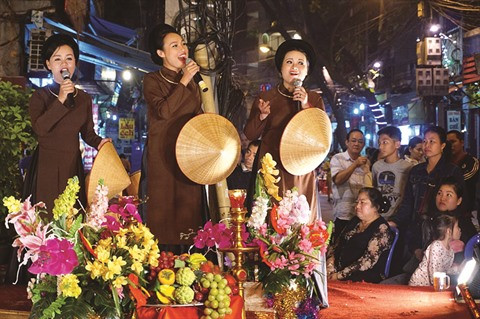 Les chanteurs de rue vont encore donner de la voix ảnh 2