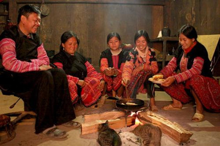 Le foyer, espace culturel des groupes ethniques ảnh 1 Le foyer, espace culturel des groupes ethniques ảnh 1