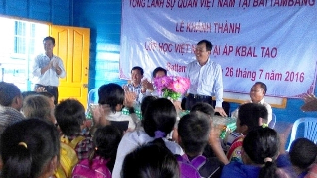 Inauguration d’une école pour les enfants Viêt kiêu au Cambodge ảnh 1 Inauguration d’une école pour les enfants Viêt kiêu au Cambodge ảnh 1