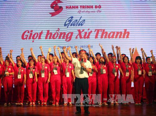 Soirée de gala "Gouttes rouges de la région de Thanh" ảnh 1 Soirée de gala "Gouttes rouges de la région de Thanh" ảnh 1