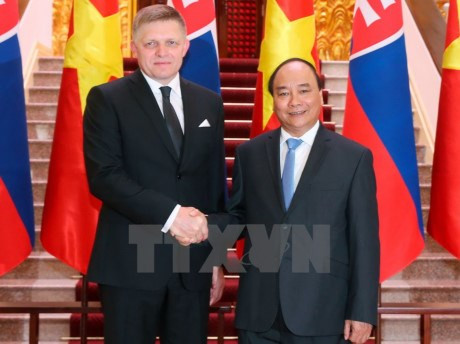 Le Premier ministre slovaque termine sa visite officielle au Vietnam ảnh 1 Le Premier ministre slovaque termine sa visite officielle au Vietnam ảnh 1
