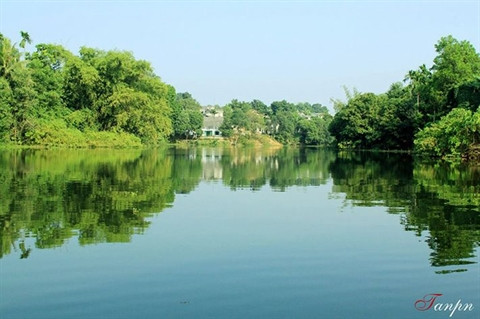 Le lac d’Ao Châu, une baie de Ha Long en petit format ảnh 1