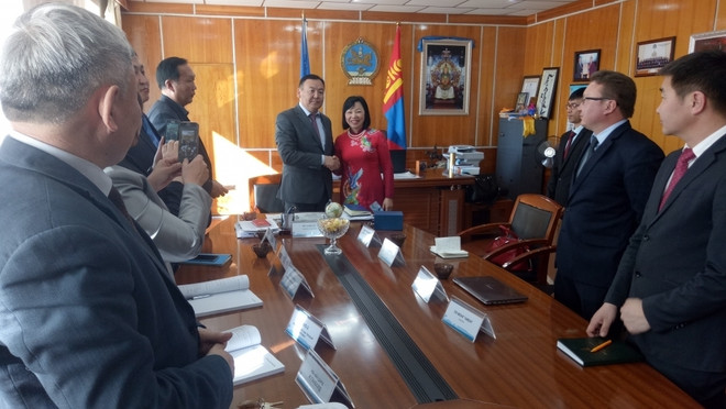 Khövsgöl (Mongolie) souhaite renforcer sa coopération avec le Vietnam ảnh 1 Khövsgöl (Mongolie) souhaite renforcer sa coopération avec le Vietnam ảnh 1