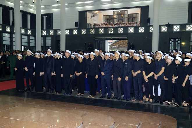 Des images émotionnelles à la cérémonie commémorative du président Tran Dai Quang ảnh 1 Des images émotionnelles à la cérémonie commémorative du président Tran Dai Quang ảnh 1