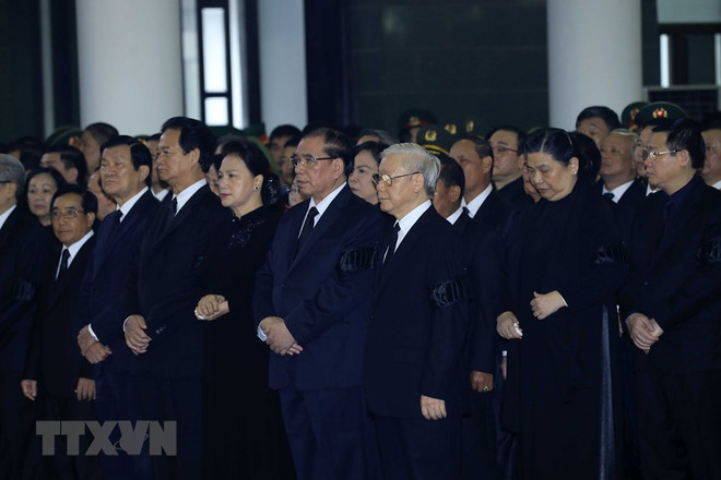 Des images émotionnelles à la cérémonie commémorative du président Tran Dai Quang ảnh 3 Des images émotionnelles à la cérémonie commémorative du président Tran Dai Quang ảnh 3