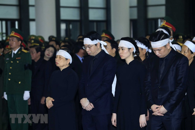 Des images émotionnelles à la cérémonie commémorative du président Tran Dai Quang ảnh 2 Des images émotionnelles à la cérémonie commémorative du président Tran Dai Quang ảnh 2