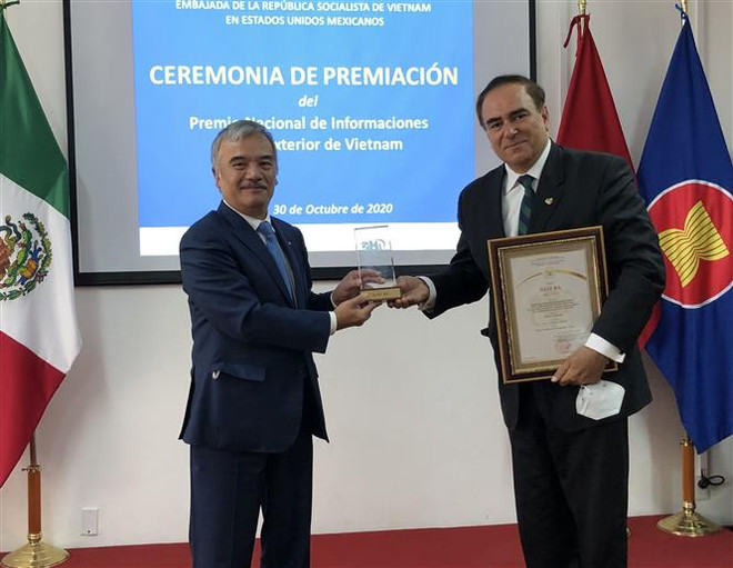 Remise de Prix nationaux de l’information pour l’étranger 2020 à des auteurs mexicains ảnh 1 Remise de Prix nationaux de l’information pour l’étranger 2020 à des auteurs mexicains ảnh 1