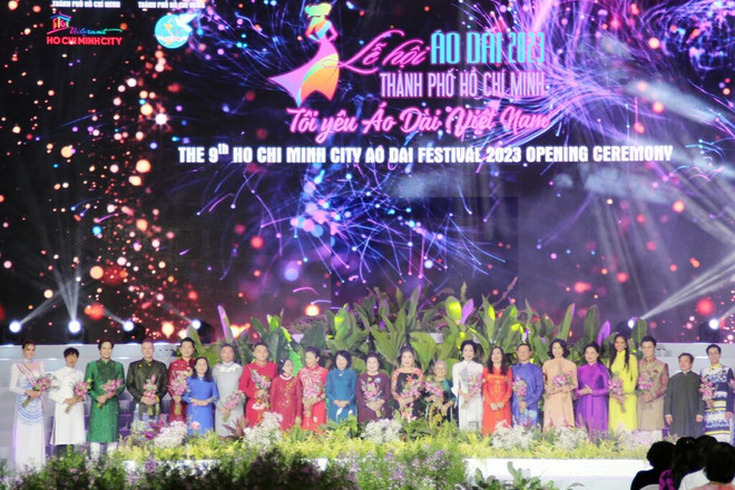 Ouverture de la 9e Fête de l'áo dài de Hô Chi Minh-Ville ảnh 2 Ouverture de la 9e Fête de l'áo dài de Hô Chi Minh-Ville ảnh 2