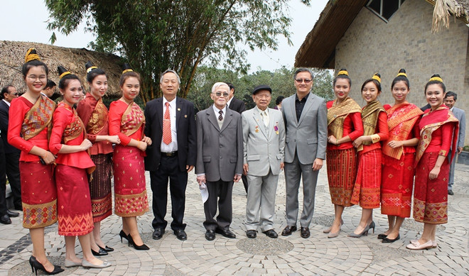 Rencontre d’amitié Vietnam-Laos en l’honneur du Nouvel an traditionnel laotien ảnh 1 Rencontre d’amitié Vietnam-Laos en l’honneur du Nouvel an traditionnel laotien ảnh 1