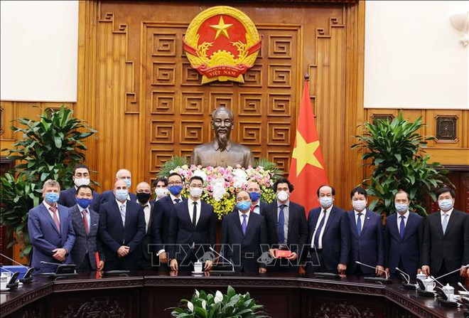 Le PM Nguyen Xuan Phuc reçoit l'ancien vice-Premier ministre allemand ảnh 1