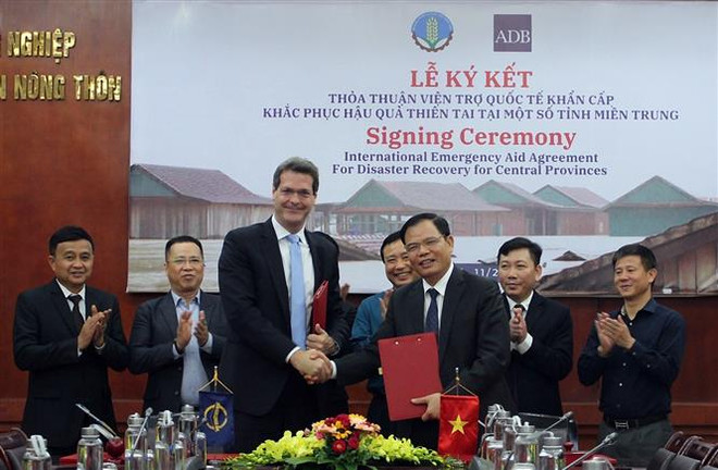 Intempéries : aide d’urgence de 2,5 millions de dollars pour le Centre ảnh 1