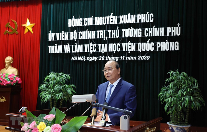 Le PM se rend à l'Académie de la défense nationale ảnh 1 Le PM se rend à l'Académie de la défense nationale ảnh 1