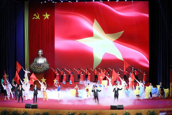 Les personnes exemplaires en termes de contributions à la communauté à l’honneur ảnh 1 Les personnes exemplaires en termes de contributions à la communauté à l’honneur ảnh 1