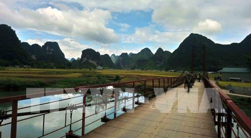 Faire du tourisme un secteur clé de l’économie vietnamienne ảnh 1 Faire du tourisme un secteur clé de l’économie vietnamienne ảnh 1