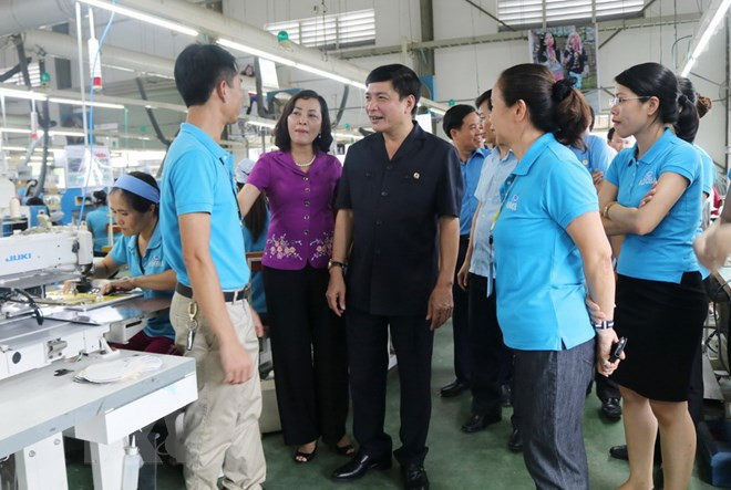 La fête du Travail : la CGTV appelée à devenir un appui des travailleurs vietnamiens ảnh 1 La fête du Travail : la CGTV appelée à devenir un appui des travailleurs vietnamiens ảnh 1