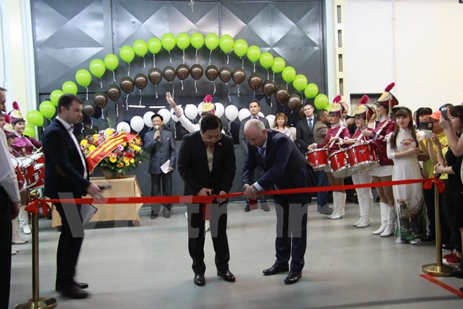 Inauguration d’une zone de l’industrie légère du Vietnam en Russie ảnh 1