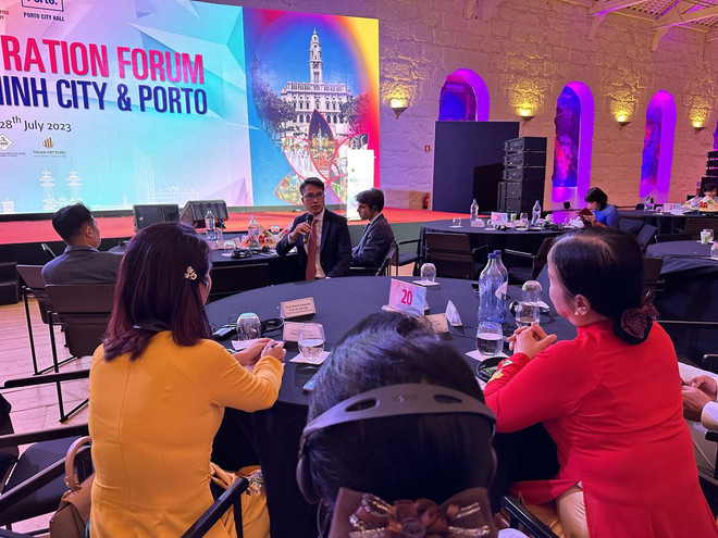 Forum de coopération économique pour renforcer les liens entre Hô Chi Minh-Ville et Porto ảnh 2