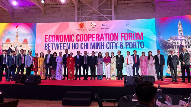 Forum de coopération économique pour renforcer les liens entre Hô Chi Minh-Ville et Porto ảnh 3