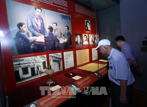 Ouverture de l’exposition sur Duong Kach Mênh au Musée national de l’histoire du Vietnam ảnh 1 Ouverture de l’exposition sur Duong Kach Mênh au Musée national de l’histoire du Vietnam ảnh 1