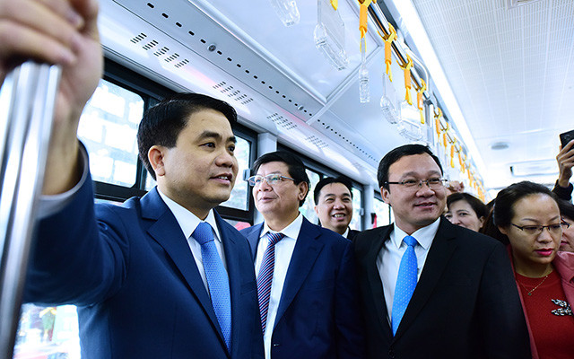 Hanoi : Inauguration de la première ligne de bus BRT Kim Ma - Yên Nghia ảnh 2 Hanoi : Inauguration de la première ligne de bus BRT Kim Ma - Yên Nghia ảnh 2