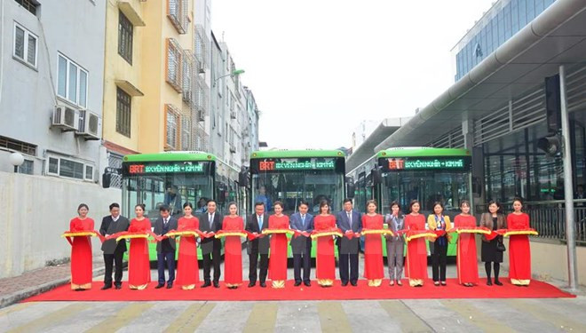 Hanoi : Inauguration de la première ligne de bus BRT Kim Ma - Yên Nghia ảnh 1 Hanoi : Inauguration de la première ligne de bus BRT Kim Ma - Yên Nghia ảnh 1