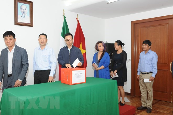 Des Vietnamiens au Mexique soutiennent pour les victimes laotiennes lors de l'effondrement d'un barrage ảnh 1 Des Vietnamiens au Mexique soutiennent pour les victimes laotiennes lors de l'effondrement d'un barrage ảnh 1