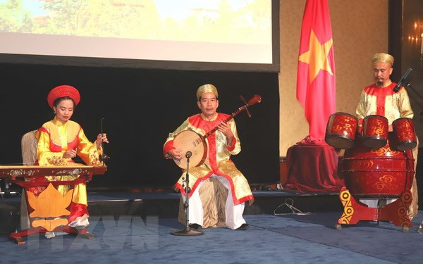 Présenter la culture vietnamienne à Singapour ảnh 1 Présenter la culture vietnamienne à Singapour ảnh 1