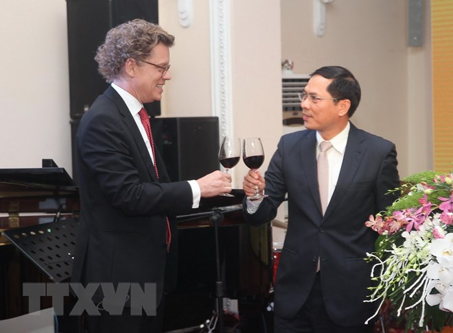 Cérémonie du 50e anniversaire de l’établissement des relations diplomatiques Vietnam-Suède ảnh 1 Cérémonie du 50e anniversaire de l’établissement des relations diplomatiques Vietnam-Suède ảnh 1